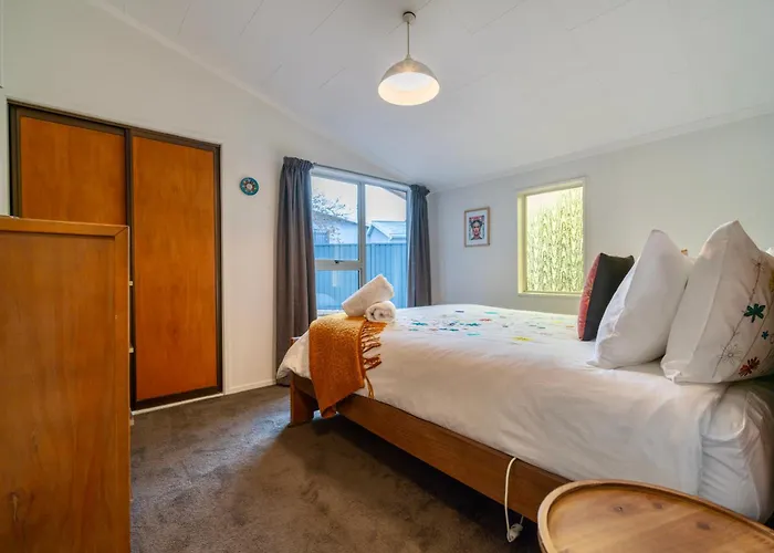 27 On Henry - Te Anau Holiday Home