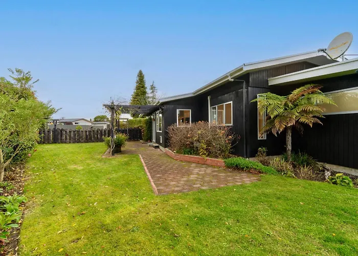 27 On Henry - Te Anau Holiday Home